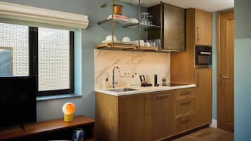 Studio, Private Bathroom | Private kitchen | Fridge, microwave, oven, stovetop