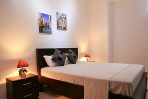 Double Room | Desk, iron/ironing board, free WiFi, bed sheets - Perennial Home (Hikkaduwa)