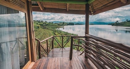 Lake Bunyonyi Rock Resort