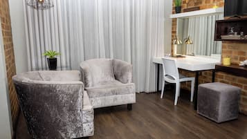 1 sovrum, sängtillbehör av högsta kvalitet och Tempur-Pedic-madrasser