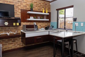 Wasserkocher mit Kaffee-/Teezubehör, Wasserkocher