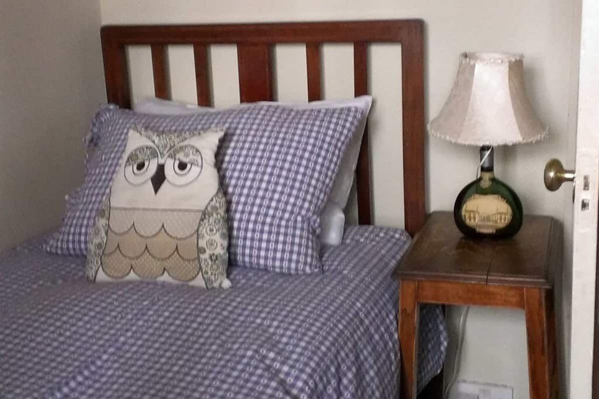 Chambre simple Confort, salle de bains commune, vue sur le jardin | 1 chambre, accĂšs au Wi-Fi (inclus)
