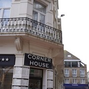 Hotel Corner House 