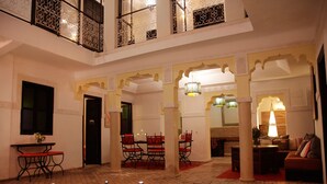 Unclassified image, 4 of 65, button - Riad Miliana (Marrakech)