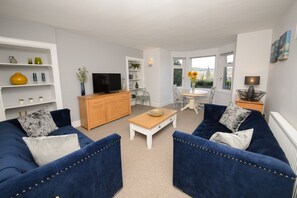 Standard Apartment | Living room