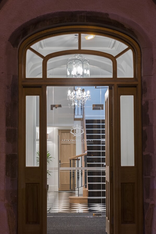 Interior entrance - Ardconnel Court Apartments (Inverness)