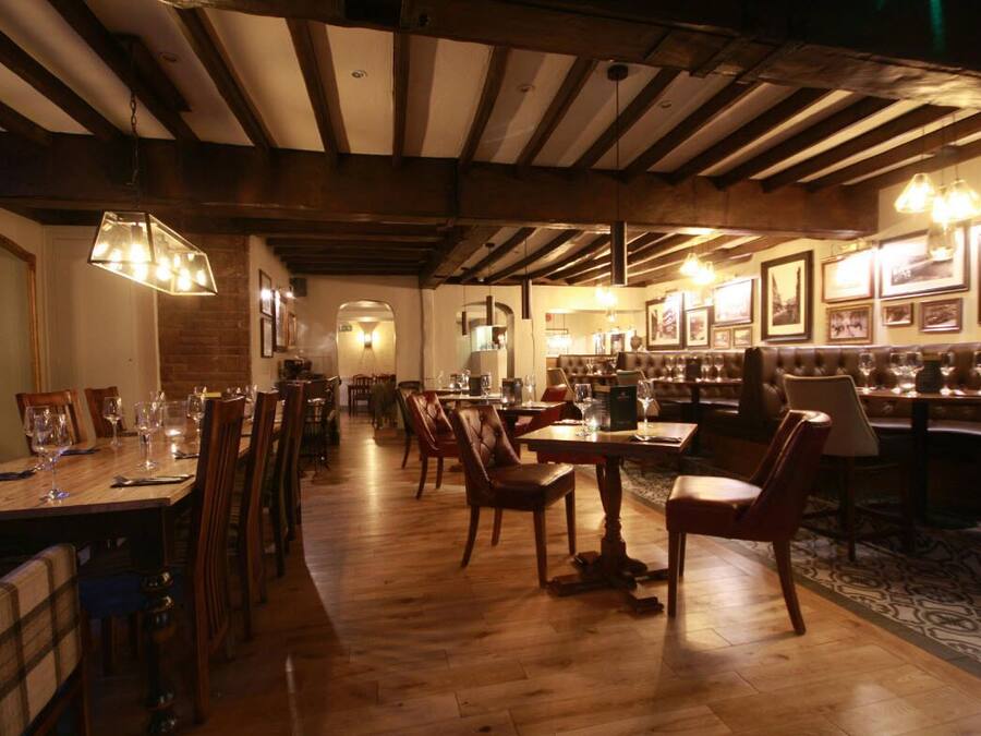 Lunch and dinner served, British cuisine