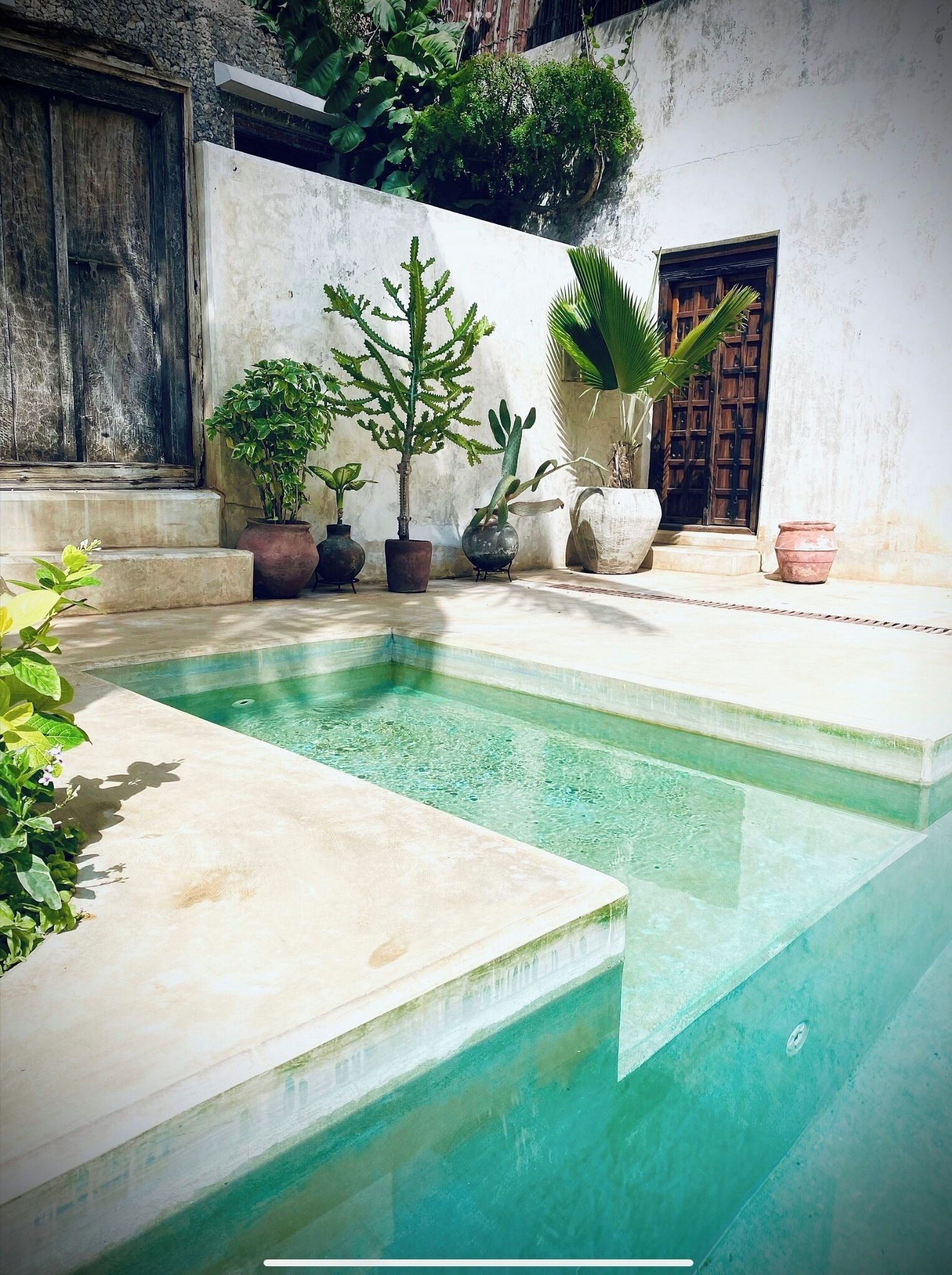 indoor pool, 3 outdoor pools, pool loungers