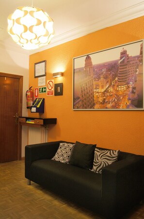 Coin salon dans le hall