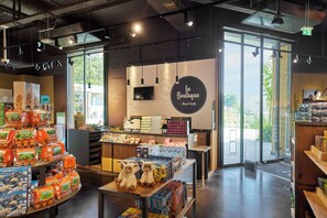Gift shop - Center Parcs Villages Nature Paris (Villeneuve-le-Comte)