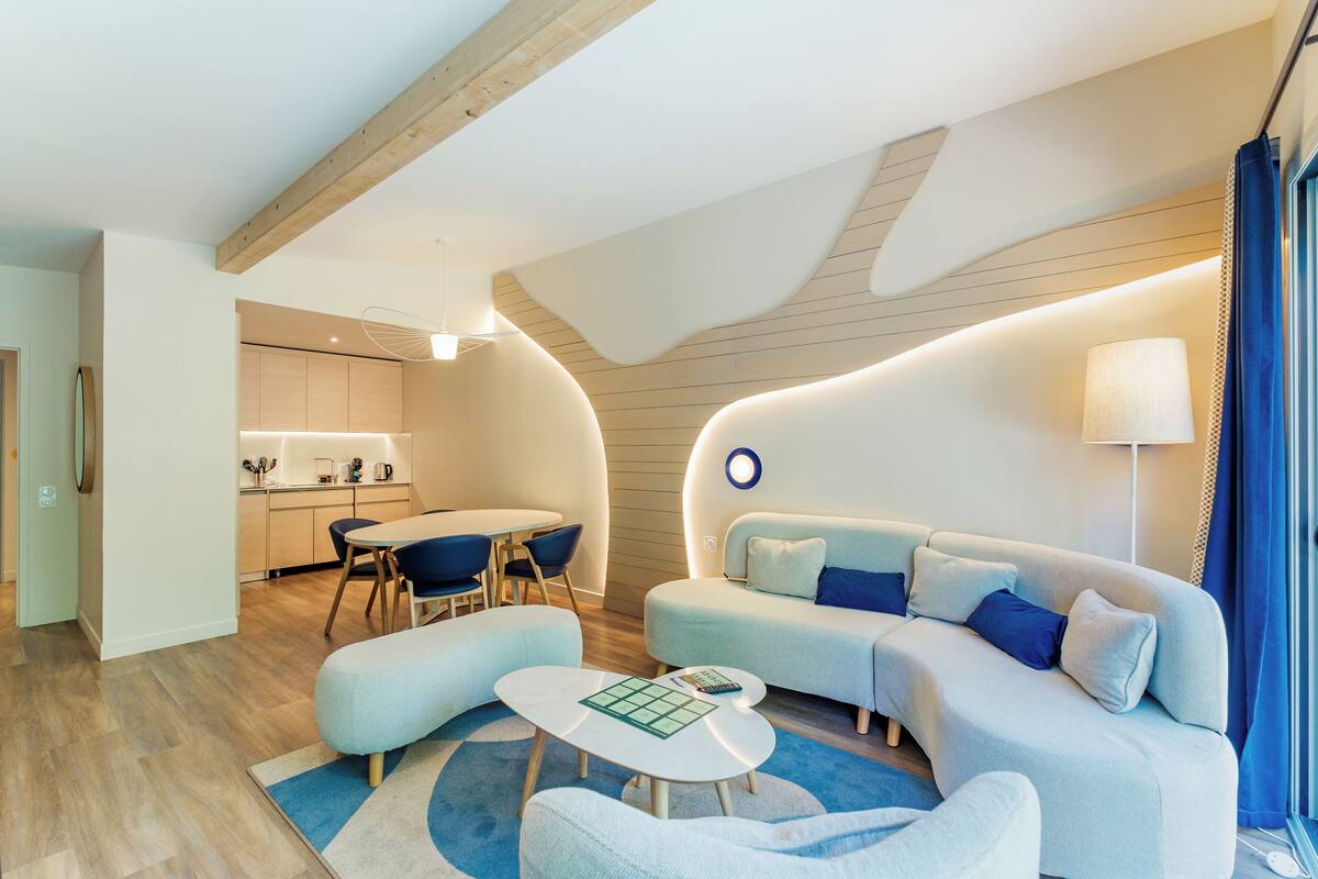 VIP Cottage, 2 Bedrooms for 4 people | Living area | Flat-screen TV