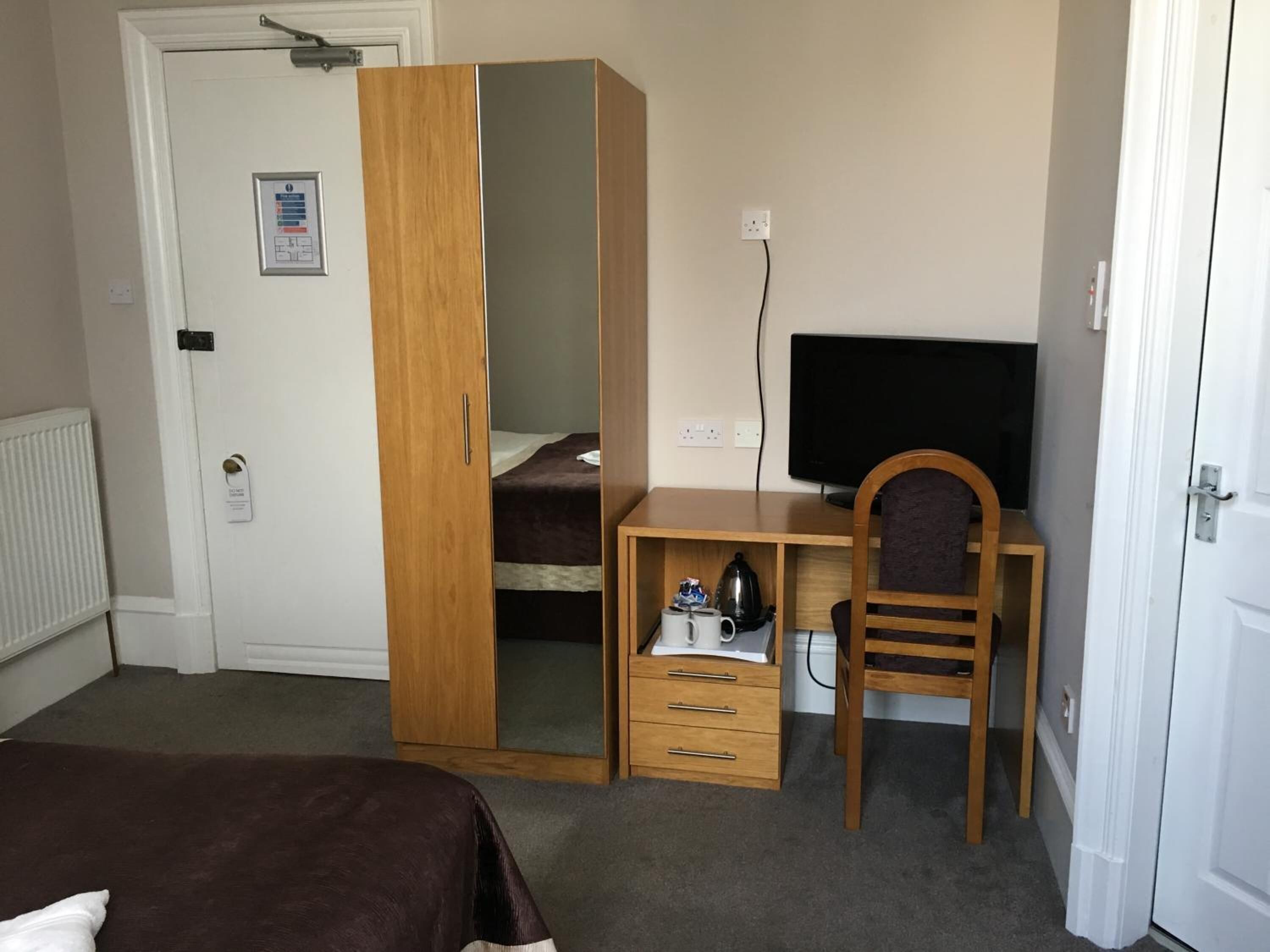 hypo-allergenic bedding, iron/ironing board, free wifi, bed sheets