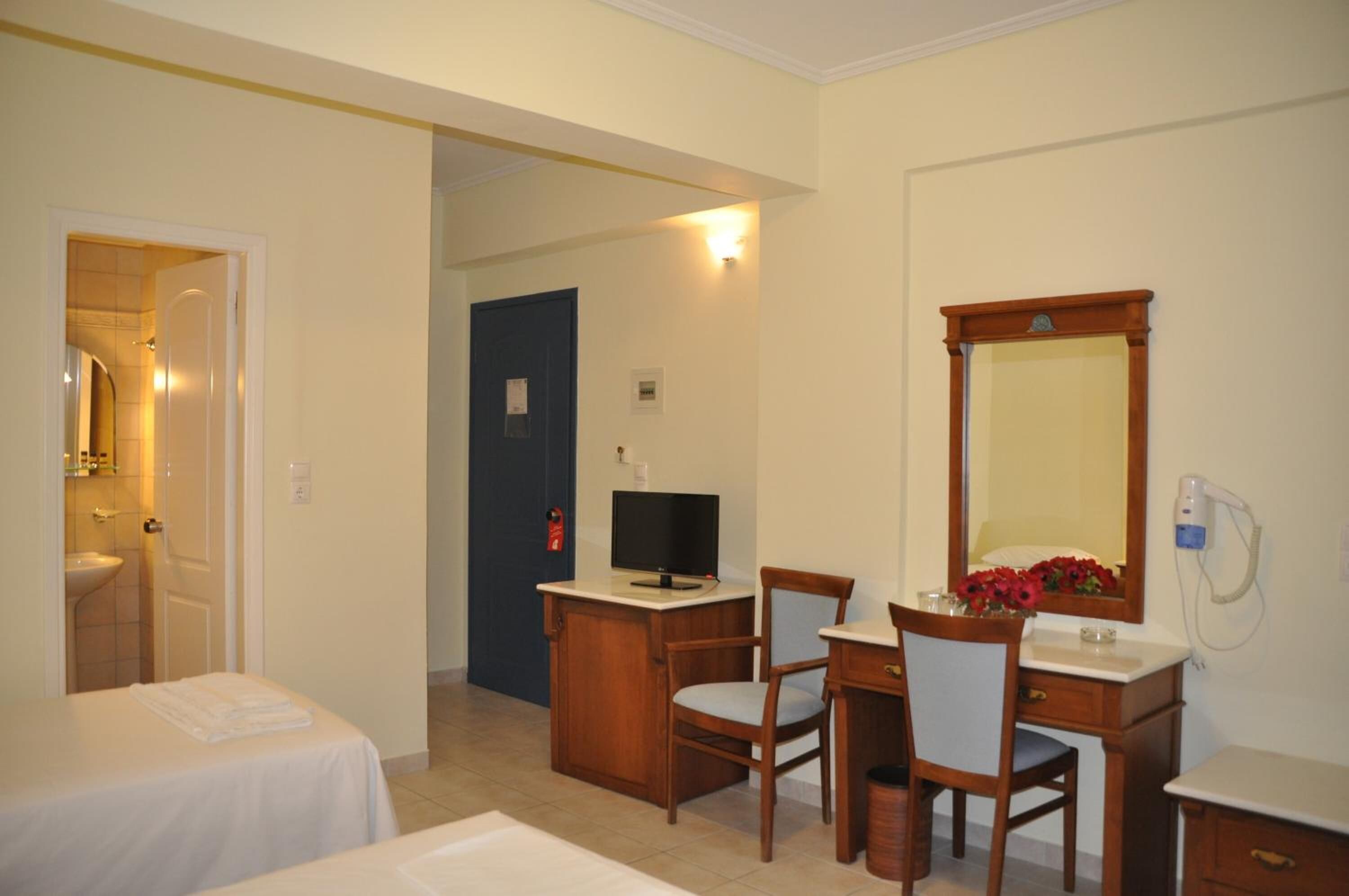 minibar, in-room safe, free wifi, bed sheets