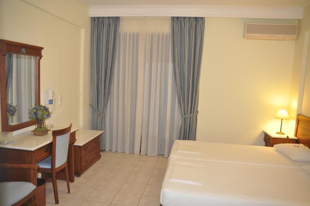 standard double or twin room | minibar, in-room safe, free wifi, bed sheets