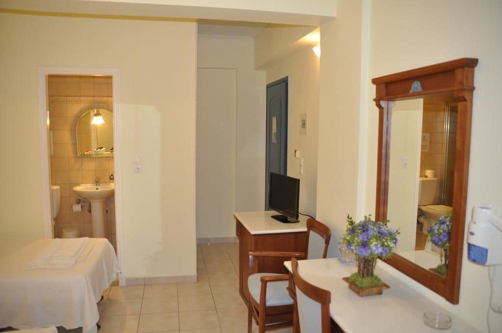 triple room | minibar, in-room safe, free wifi, bed sheets