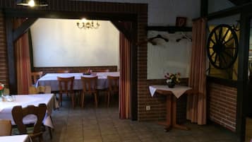 Tägliches kontinentales Frühstück gegen Gebühr