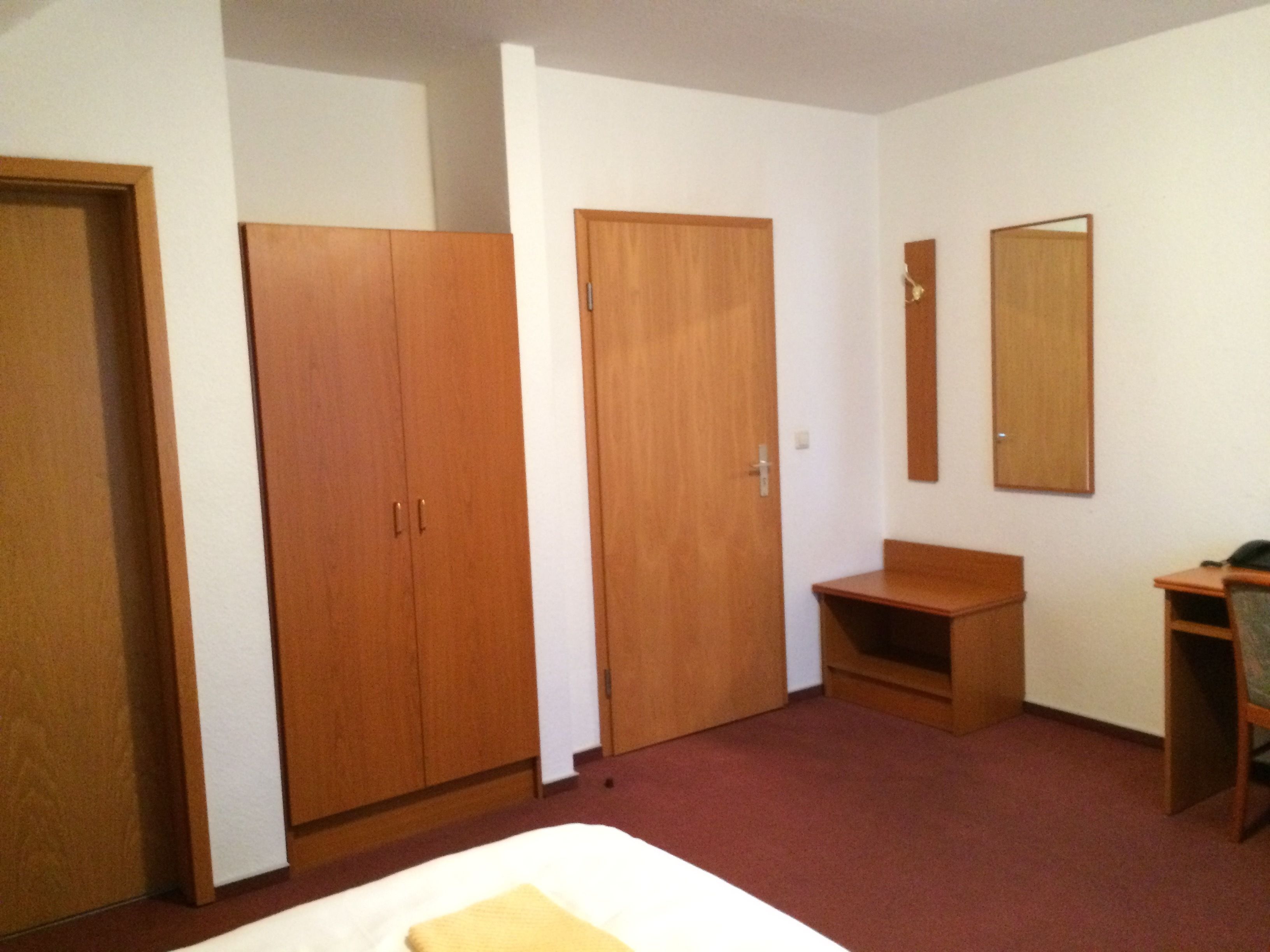 double room | desk, blackout curtains, soundproofing, free cots/infant beds