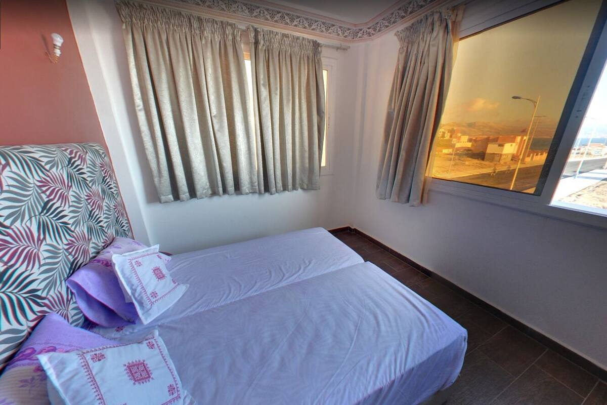 1 bedroom, bed sheets