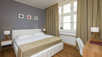 Quarto casal ou duplo standard | Frigobar, cofres nos quartos, escrivaninha