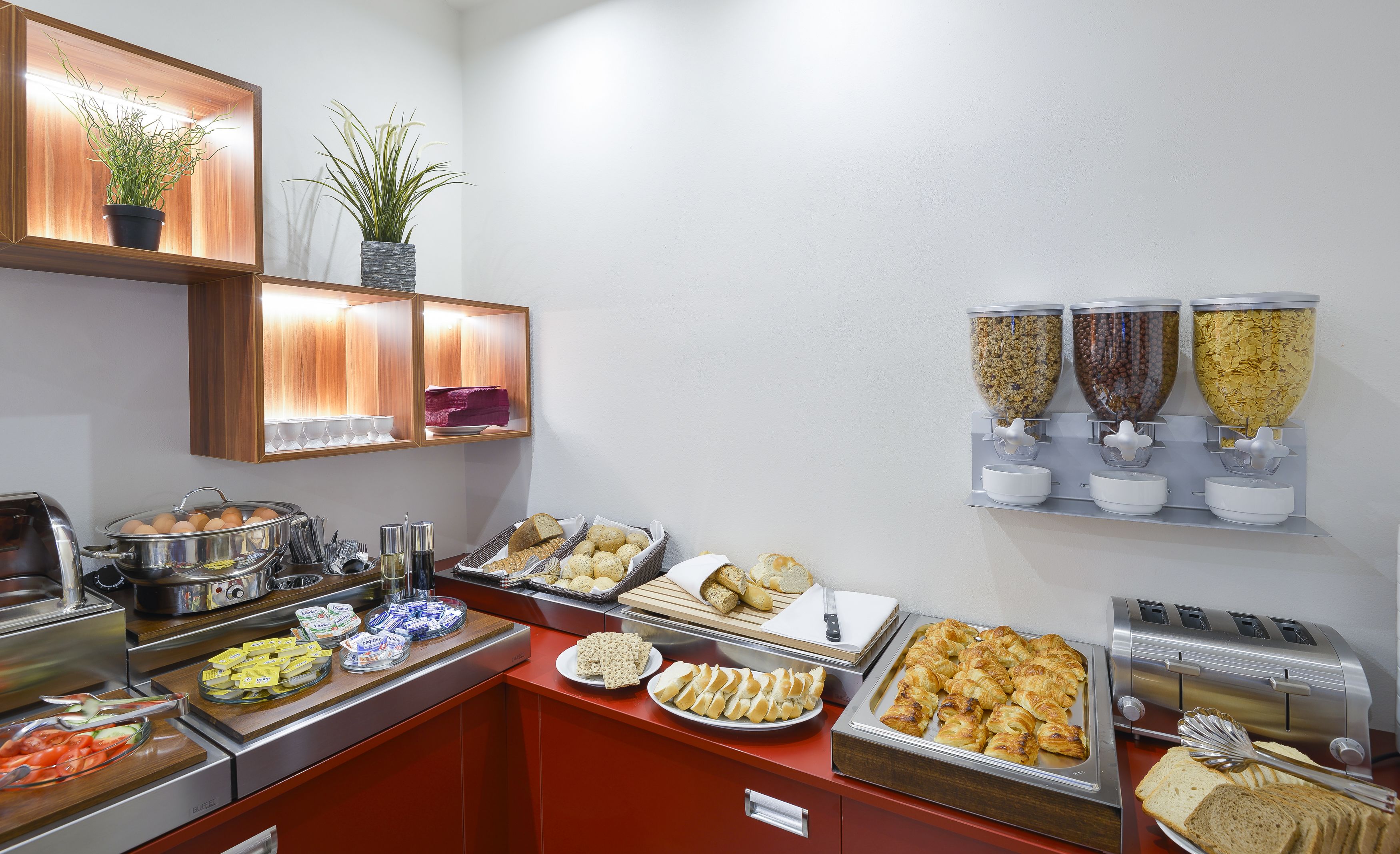 매일 뷔페 아침 식사(1인당 EUR 10)