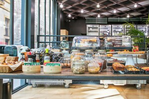 Päivittäinen buffetaamiainen (14.00 EUR per henkilö)