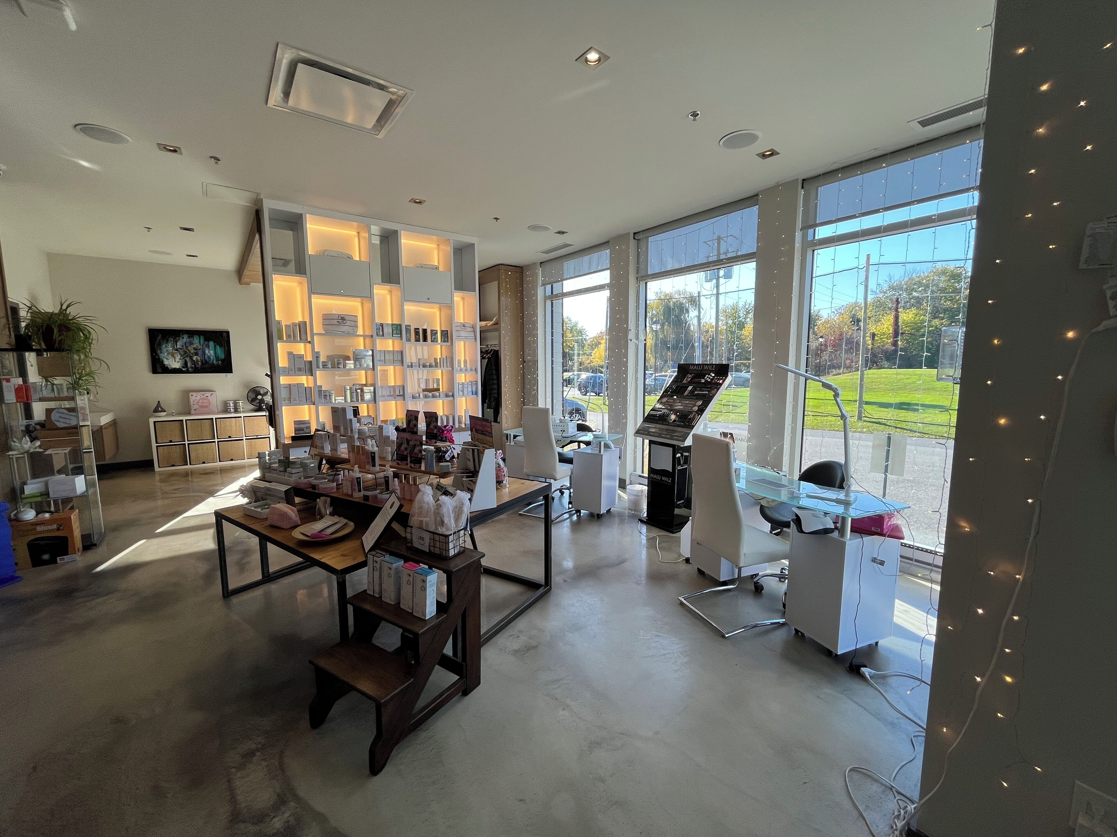 couples treatment room(s), sauna, hot tub, steam room, body treatments