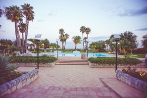 Außenpool, Liegestühle