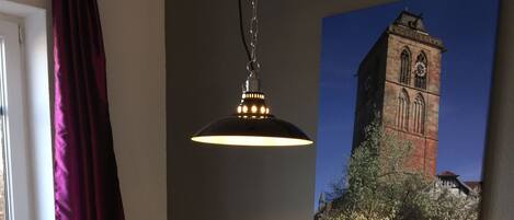 Departamento de diseñador, 1 habitación, Terraza | Área de sala de estar | Televisión de pantalla plana de 40 pulgadas con canales vía satélite