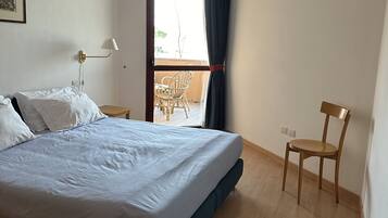 Familien-Suite, 1 Schlafzimmer, Terrasse, Meerseite | Hochwertige Bettwaren, Zimmersafe, Bügeleisen/Bügelbrett, Bettwäsche