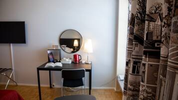 Äänieristys, silitysrauta/-lauta, ilmainen Wi-Fi, vuodevaatteet