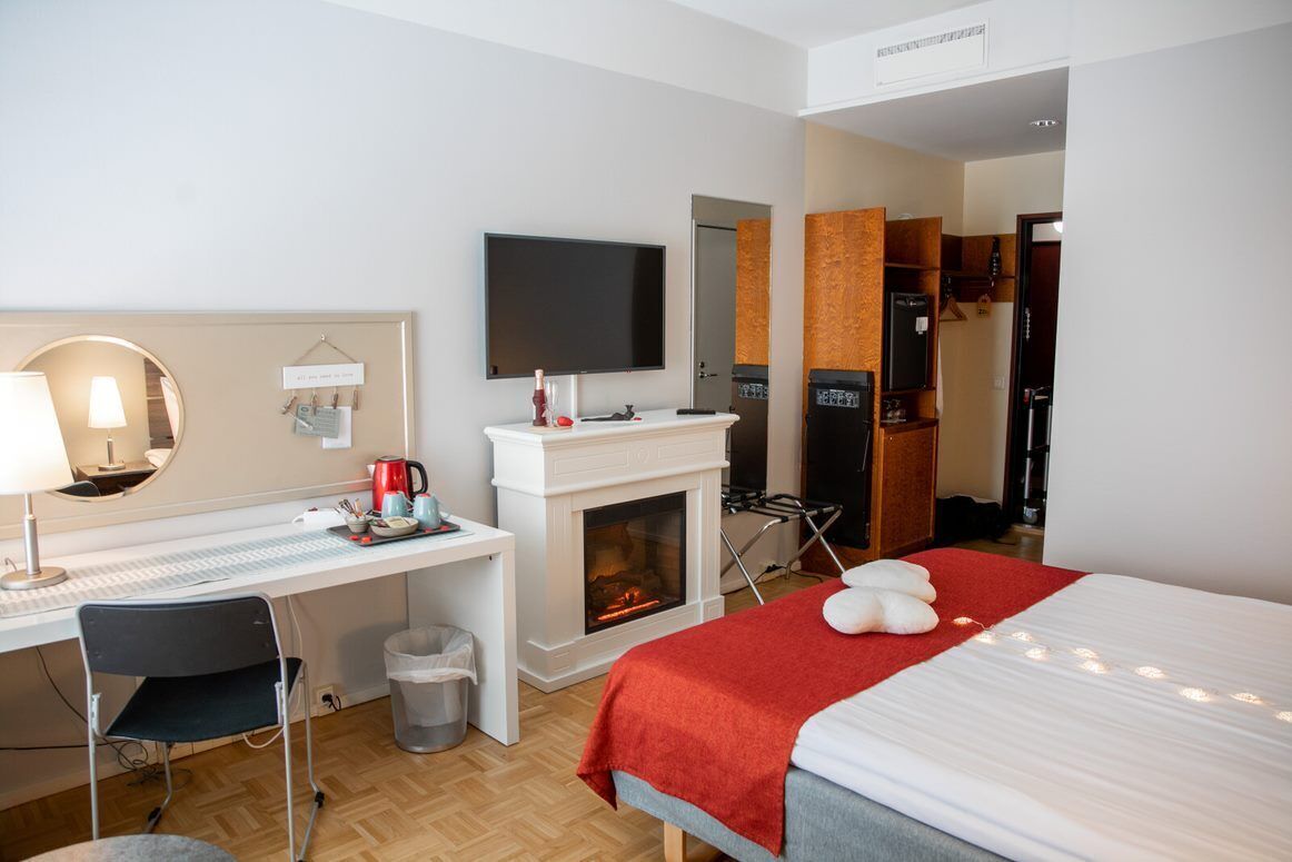 comfort double room | soundproofing, iron/ironing board, free wifi, bed sheets