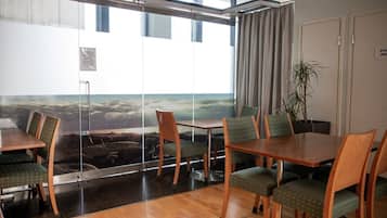 Ilmainen päivittäinen paikallinen aamiainen