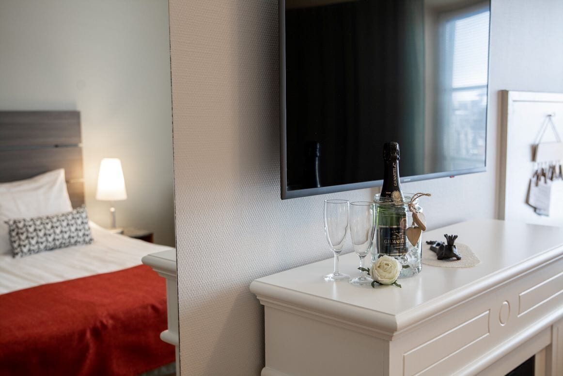 comfort double room | soundproofing, iron/ironing board, free wifi, bed sheets