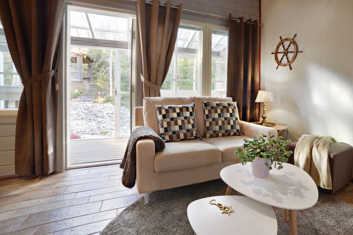 Superior Apartment 3, Sauna (Bed Linens Available for Extra Cost) | Opholdsområde | 48-tommers fladskærms-tv med kabelkanaler, tv, pejs