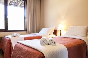 Habitación doble | Minibar, wifi gratis, ropa de cama