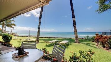 Condo, 2 Bedrooms | Property grounds