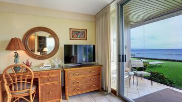Condo, 2 Bedrooms | Interior