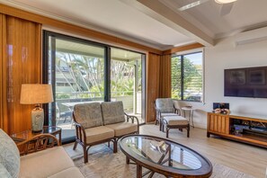 コンドミニアム 3 ベッドルーム | リビング エリア | DVD プレーヤー