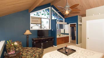 Condo, 3 Bedrooms | Dining