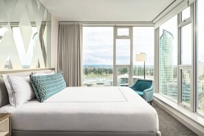 Caja de seguridad en la habitación y escritorio 