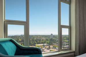 Rom, 2 queensize-senger | Safe på rommet, skrivebord og skrivebord for bærbar PC