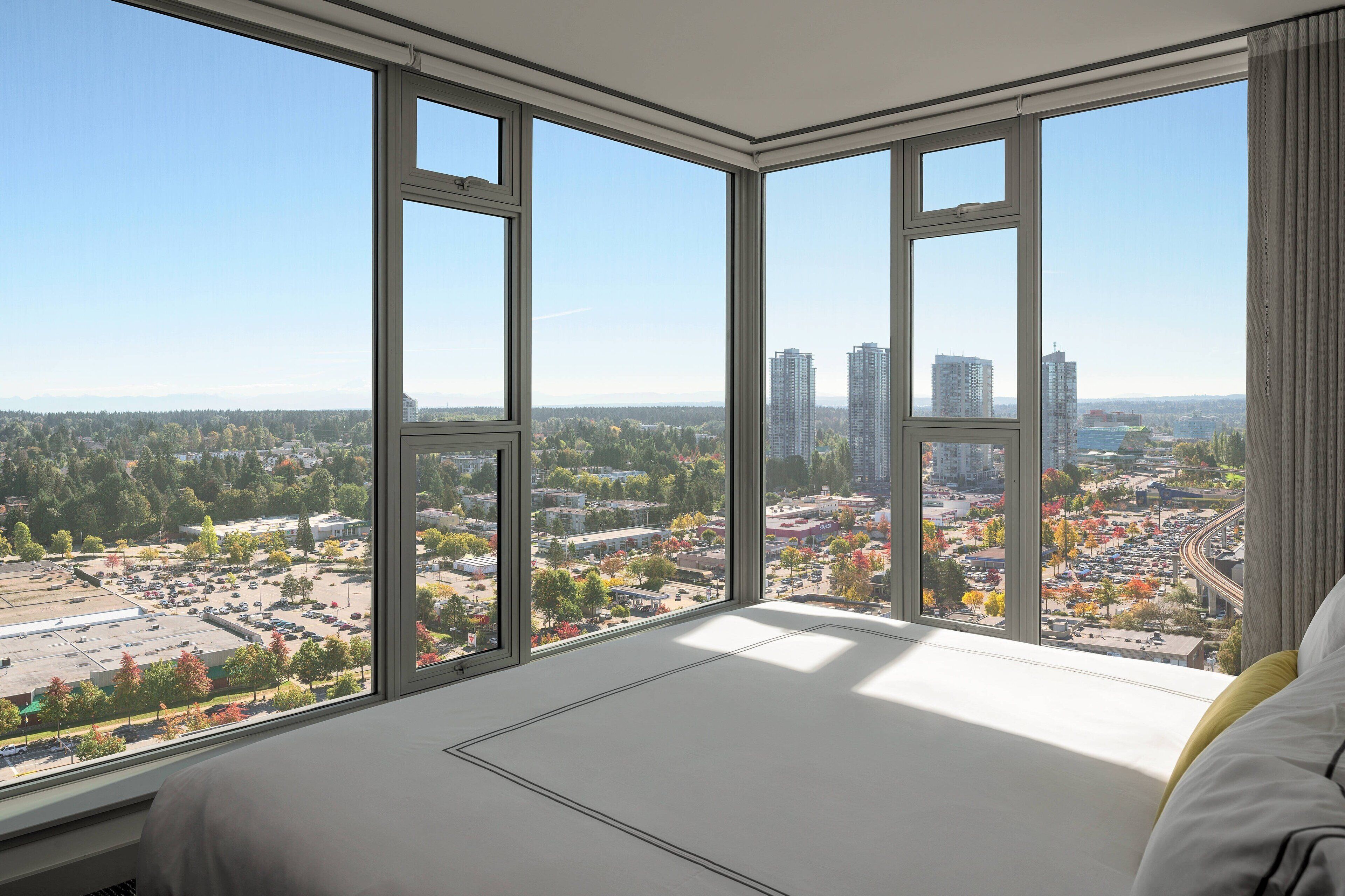 room, 1 king bed, non smoking, corner | in-room safe, desk, laptop workspace, blackout curtains