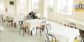 Breakfast, lunch, dinner served; local and international cuisine