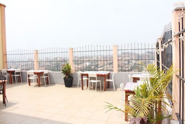 Breakfast, lunch, dinner served; local and international cuisine