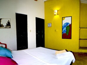 Basic Duplex, Balcony (Fan ) | In-room safe, rollaway beds, free WiFi - Hostel Villa Mary (Santa Marta)