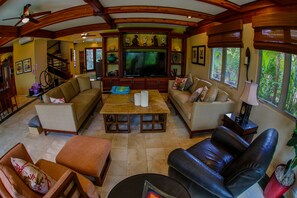 House, 3 Bedrooms | Living area | DVD player