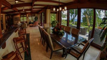 House, 3 Bedrooms | Dining