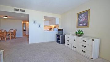 Condo, 1 Bedroom | Interior