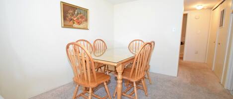 Condo, 1 Bedroom | Dining