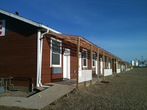 Exterior - Bear's Den Lodge (Shaunavon)